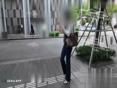 [MP4/ 238M] 媚药街头搭讪高跟御姐白天出轨_被摄影师3P轮流发泄